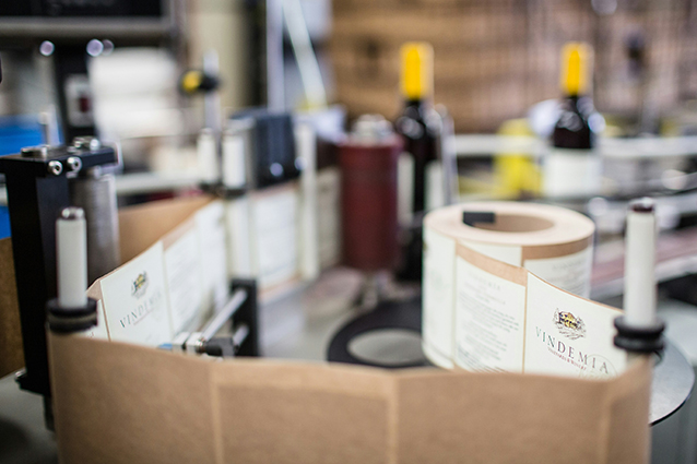 Four aspects to explore the key points for selecting adhesive labeling machines