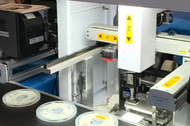 Intelligent recognition and correction function of high-precision visual labeling equipment